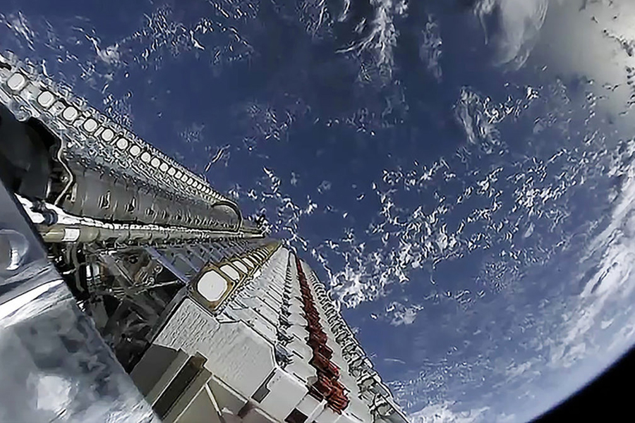Satellite industry leaders call for new era of cooperation on space traffic management
